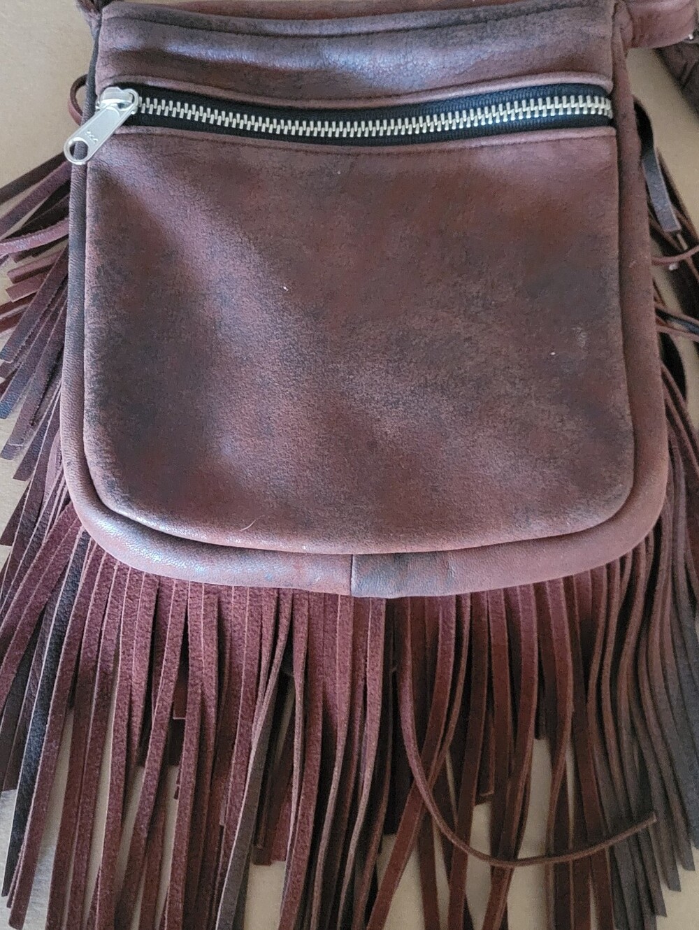 Fringed Brown Leather Crossbody Bag with Turquoise Accents - Picture 4 of 6